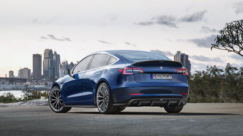  - Tesla Model 3 | les photos de la version RevoZport